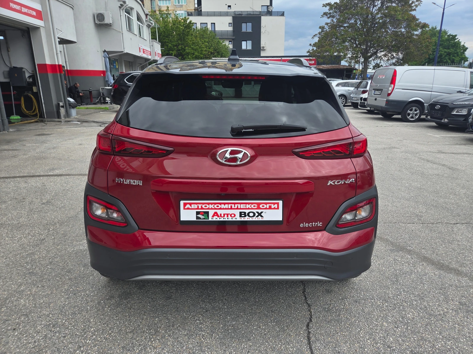 Hyundai Kona 64kWh/Premium/Head-Up/Термопомпа/Distronic/KRELL, снимка 4 - Автомобили и джипове - 54378565