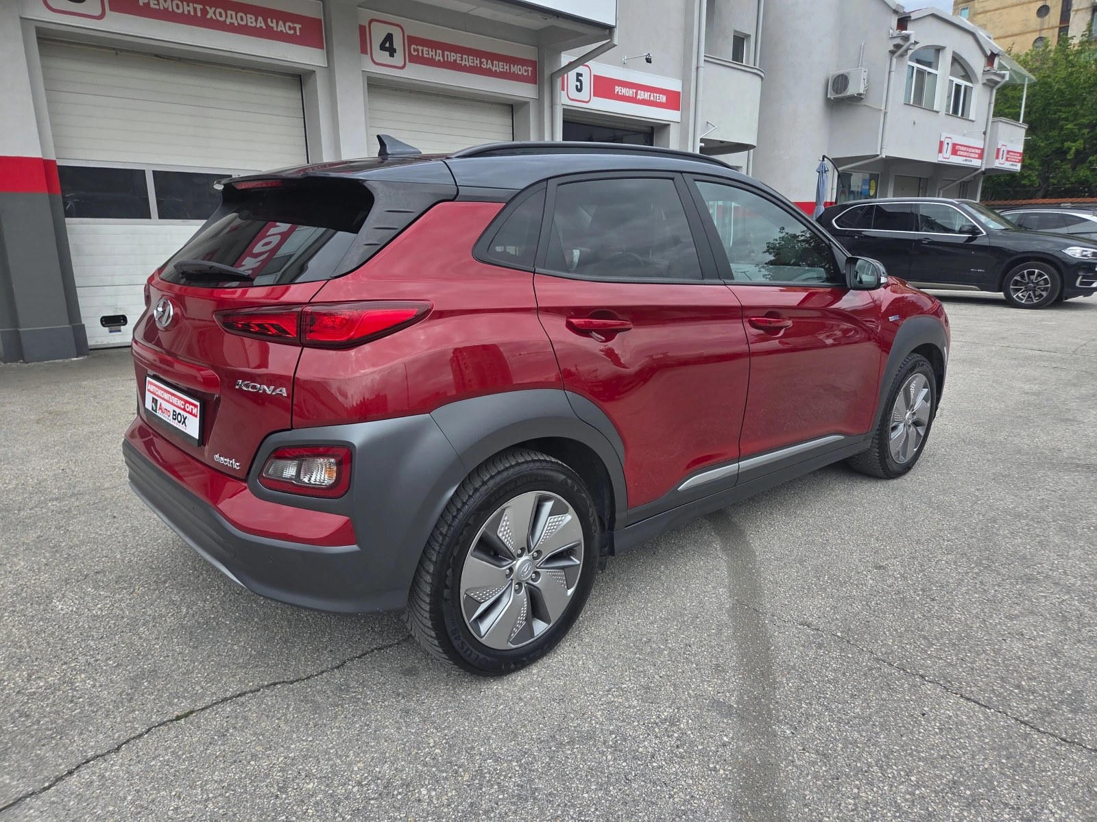 Hyundai Kona 64kWh/Premium/Head-Up/Термопомпа/Distronic/KRELL, снимка 5 - Автомобили и джипове - 54378565