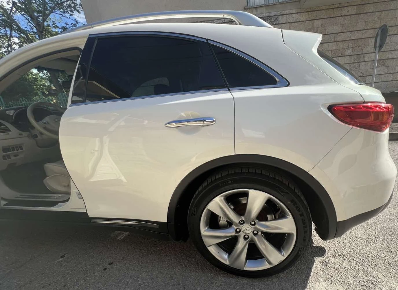 Infiniti QX70 3.0, снимка 3 - Автомобили и джипове - 56382060