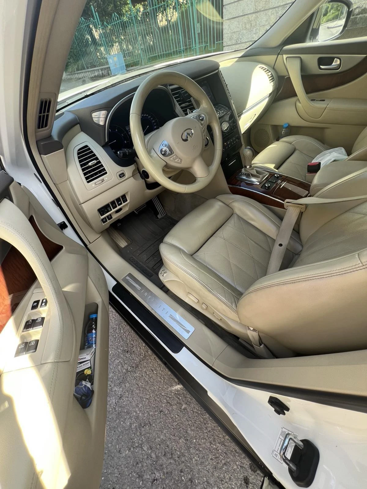Infiniti QX70 3.0, снимка 4 - Автомобили и джипове - 56382060