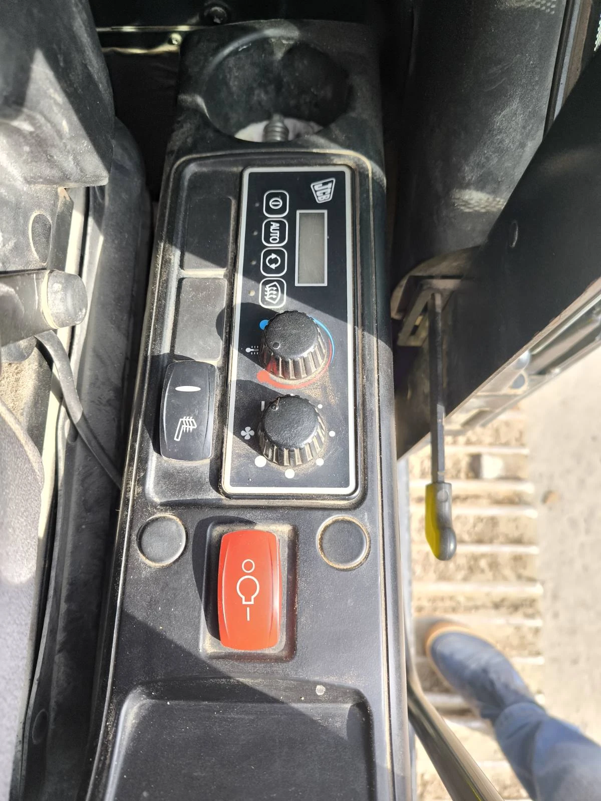  JCB JS220LC | Mobile.bg   11