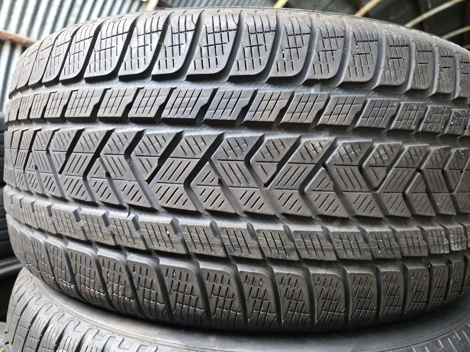 Гуми Зимни 275/45R20