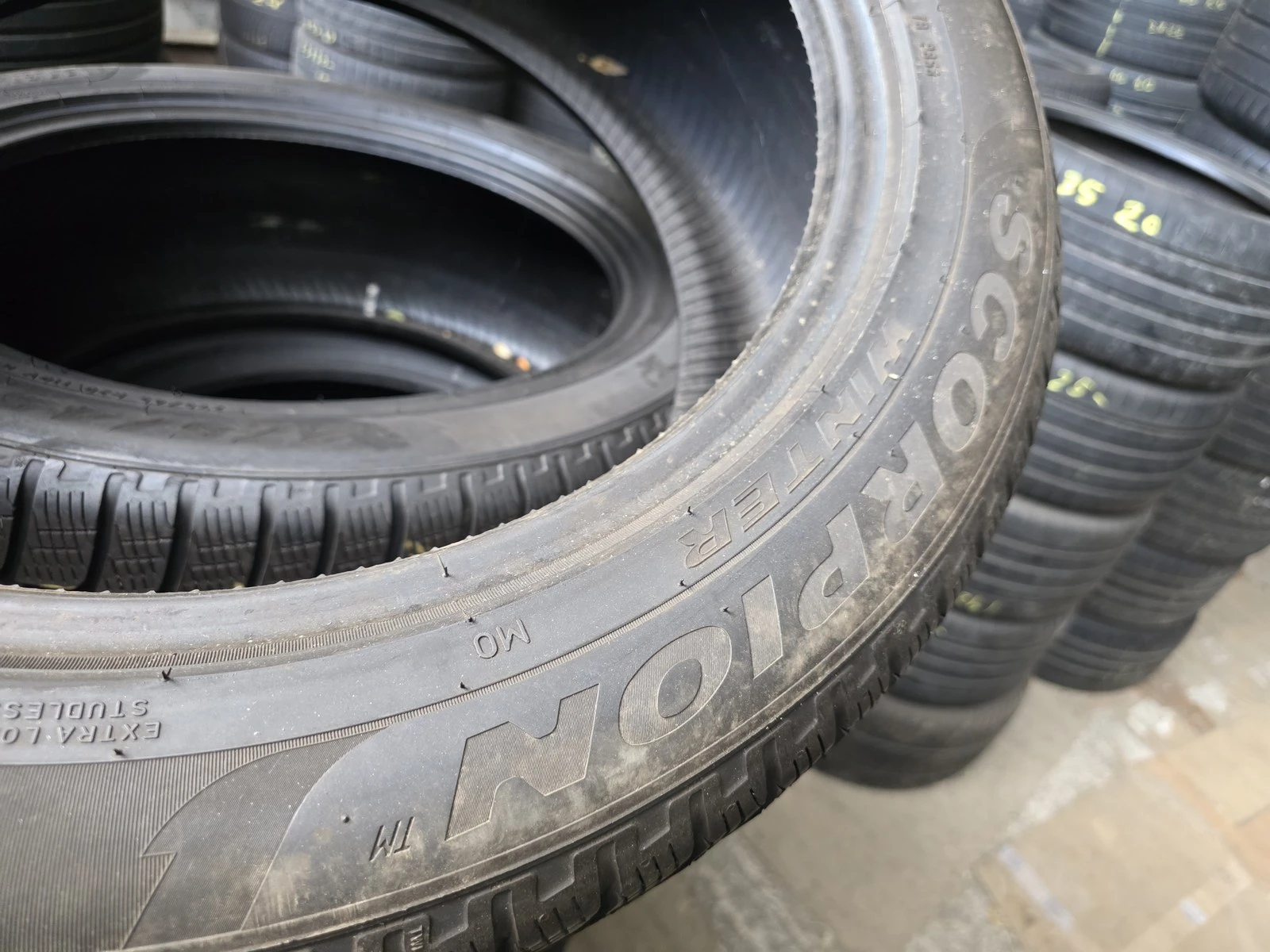 Гуми Зимни 275/45R20, снимка 5 - Гуми и джанти - 56725093