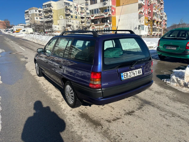 Opel Astra 1.6 Ecotec, снимка 7 - Автомобили и джипове - 48504930