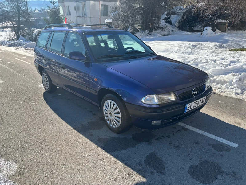 Opel Astra 1.6 Ecotec, снимка 4 - Автомобили и джипове - 48504930