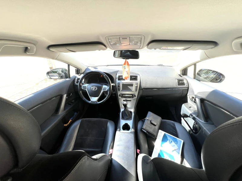 Toyota Avensis 2.0 D-4D, снимка 8 - Автомобили и джипове - 52453010