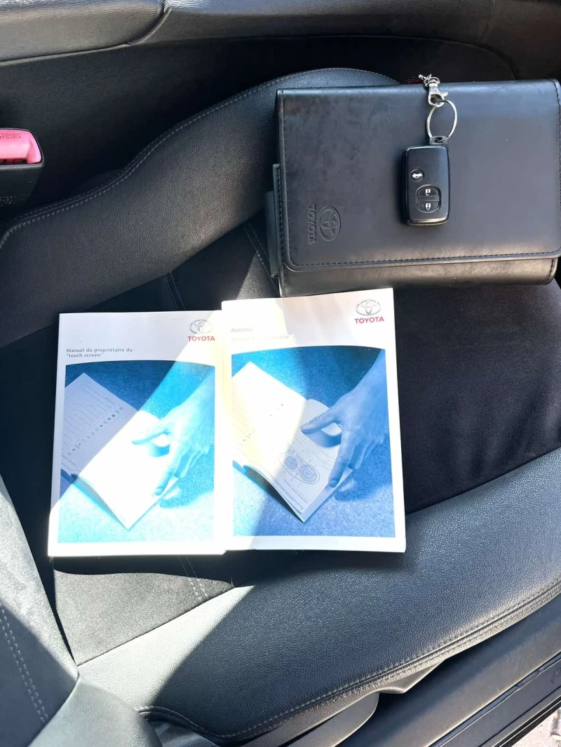 Toyota Avensis 2.0 D-4D, снимка 6 - Автомобили и джипове - 52453010