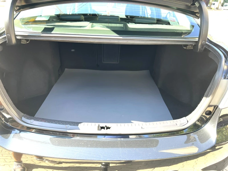 Toyota Avensis 2.0 D-4D, снимка 10 - Автомобили и джипове - 52453010