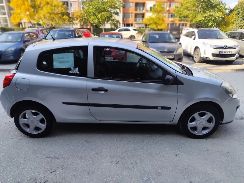 Renault Clio 1.2 бензин, снимка 4 - Автомобили и джипове - 52086745