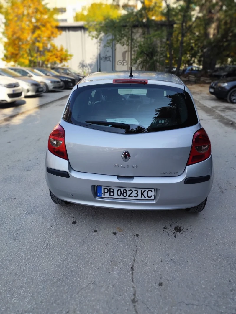 Renault Clio 1.2 бензин, снимка 5 - Автомобили и джипове - 52086745