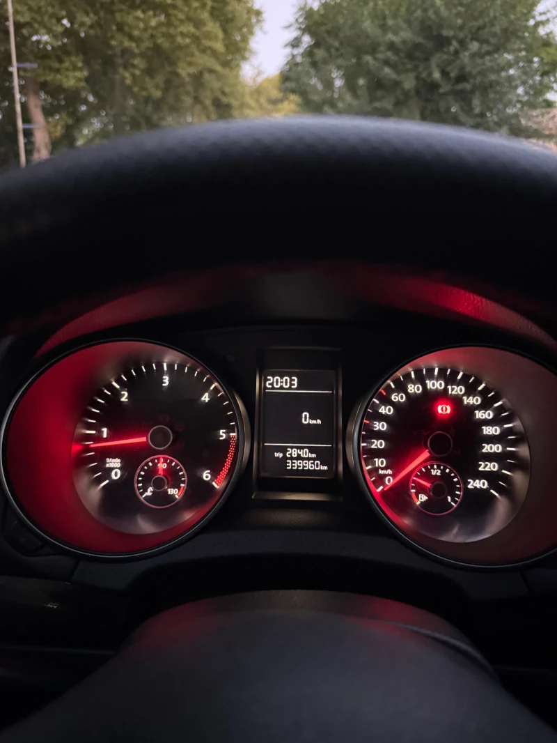 VW Golf 1.6TDI, снимка 2 - Автомобили и джипове - 52599615