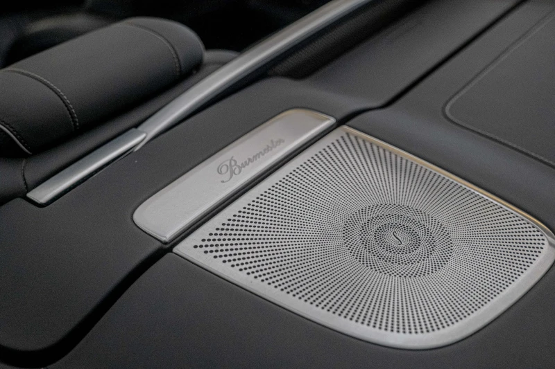 Mercedes-Benz S 63 AMG 4Matic/Swarovski/HuD/Burmester/AirMatic/Night Visi, снимка 15 - Автомобили и джипове - 52435999