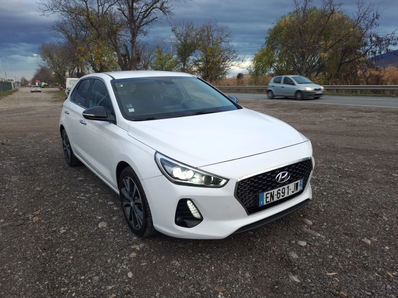 Hyundai I30 1.6 CRDI, снимка 8 - Автомобили и джипове - 52562866
