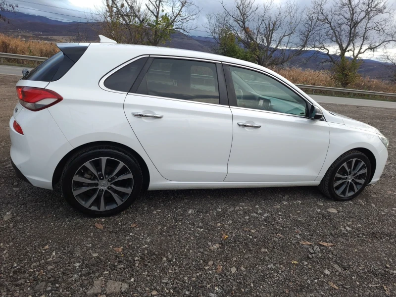 Hyundai I30 1.6 CRDI, снимка 7 - Автомобили и джипове - 52562866