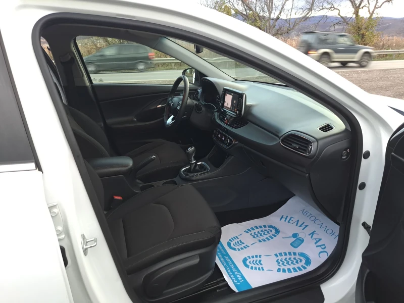 Hyundai I30 1.6 CRDI, снимка 13 - Автомобили и джипове - 52562866