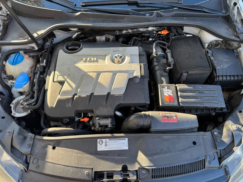 VW Golf 2.0 тди, снимка 14 - Автомобили и джипове - 53279743