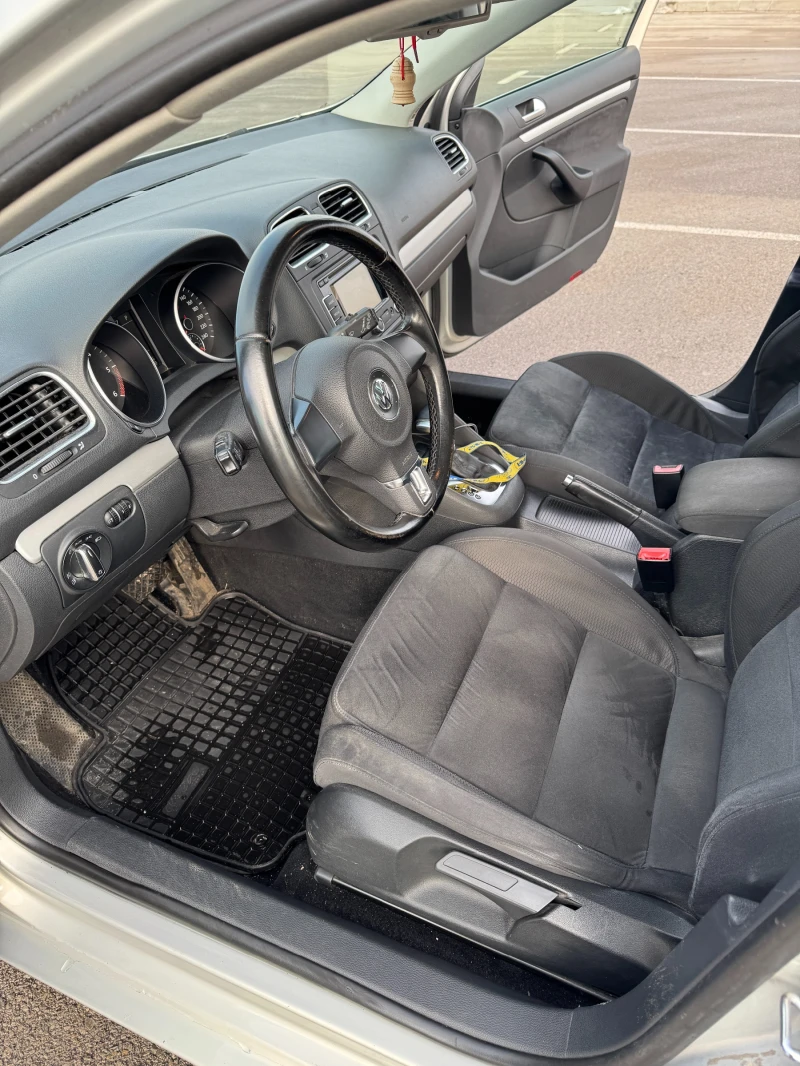 VW Golf 2.0 тди, снимка 11 - Автомобили и джипове - 53279743