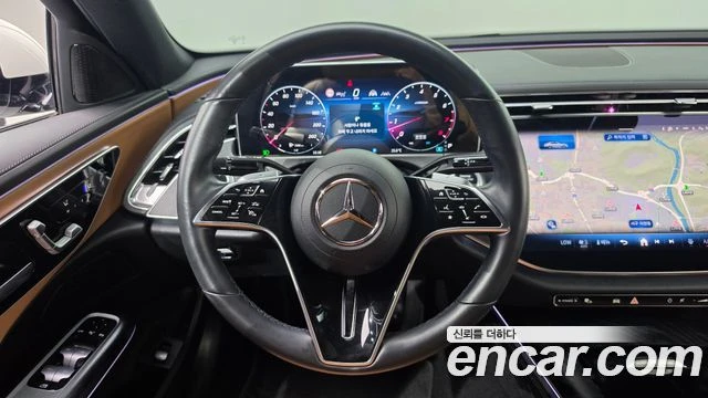 Mercedes-Benz E 200, снимка 12 - Автомобили и джипове - 56077573