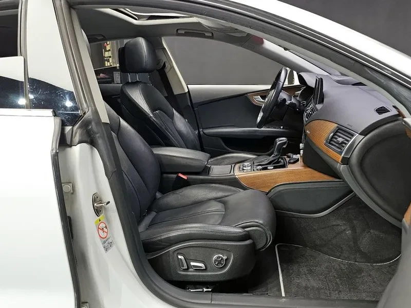Audi A7 3.0 TDI Quattro - САМО 30% АВАНС, снимка 10 - Автомобили и джипове - 56158760