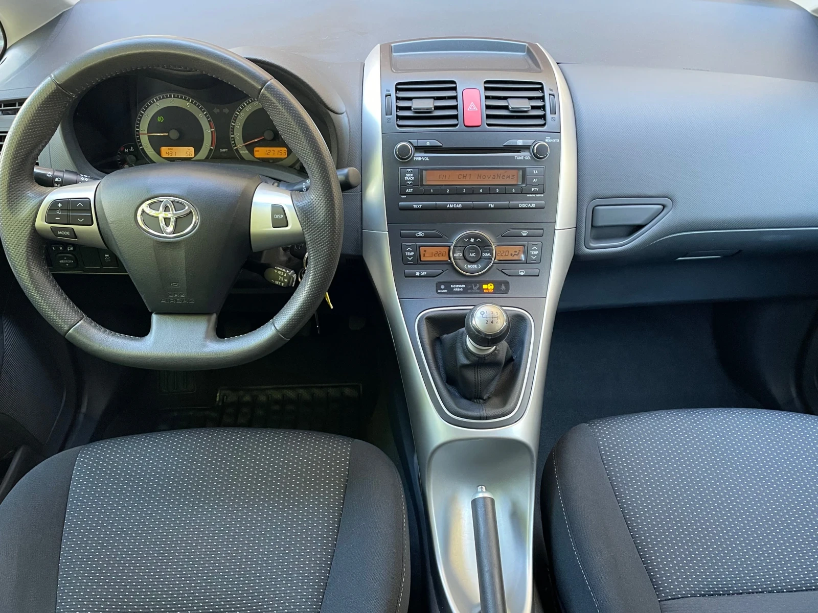 Toyota Auris 1.6vvt-i-132ps-127хил.км - изображение 7