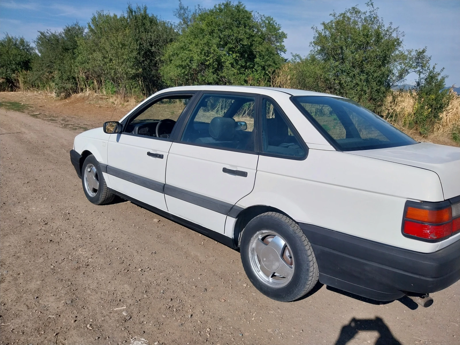 VW Passat 1.8гаражен  - изображение 3