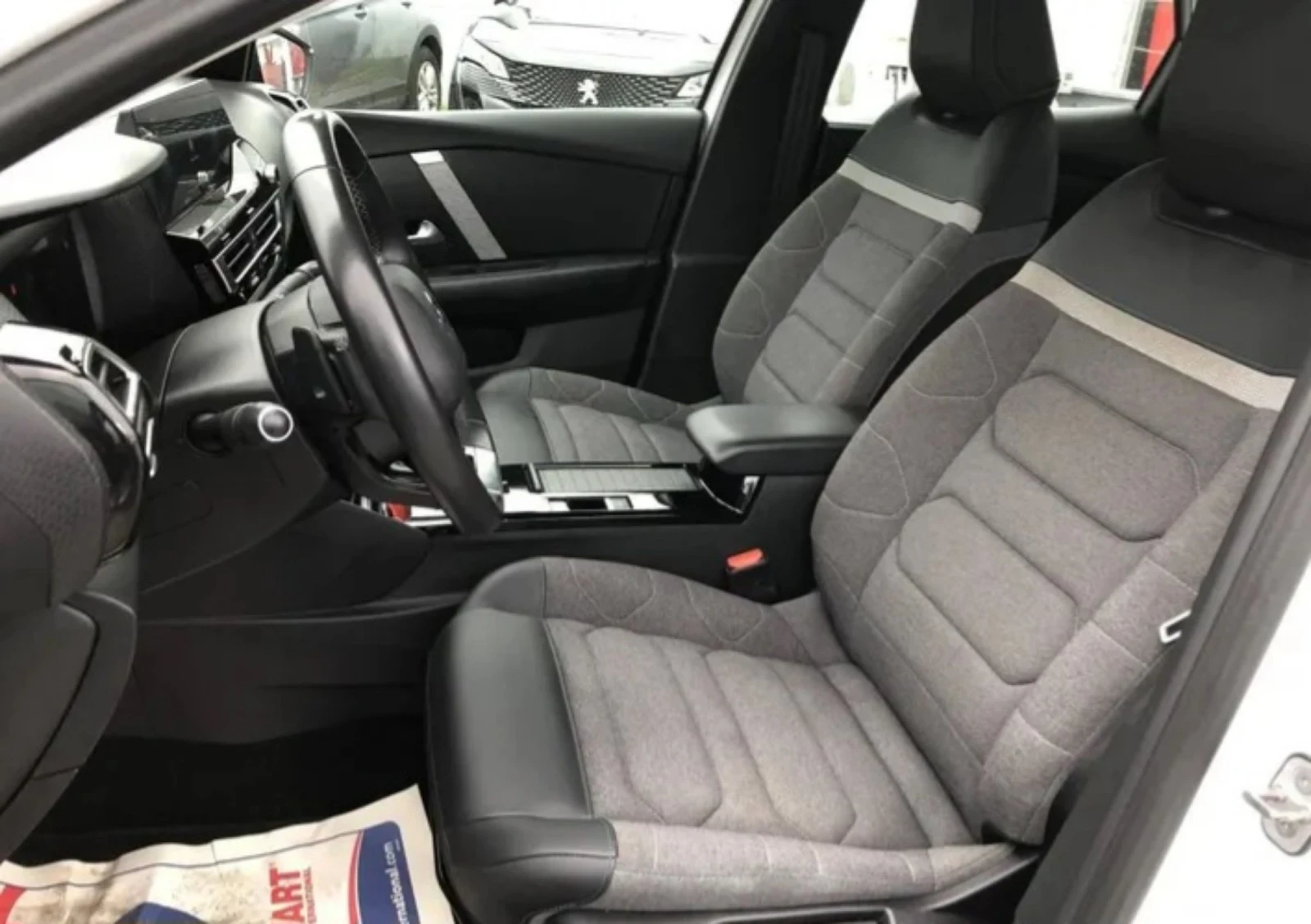 Citroen C4 1. 5 BlueHDi FEEL 131 S&S EAT8 - изображение 4