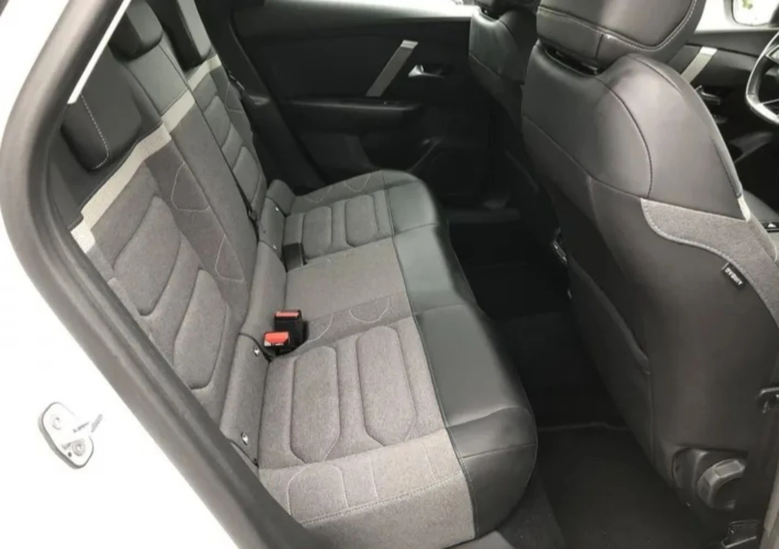 Citroen C4 1. 5 BlueHDi FEEL 131 S&S EAT8 - изображение 7