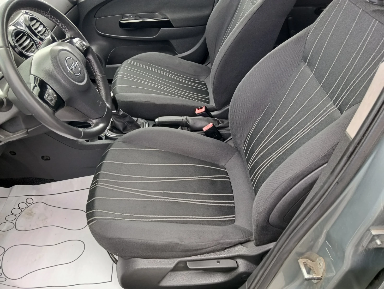 Opel Corsa 1.2i, снимка 8 - Автомобили и джипове - 54139876