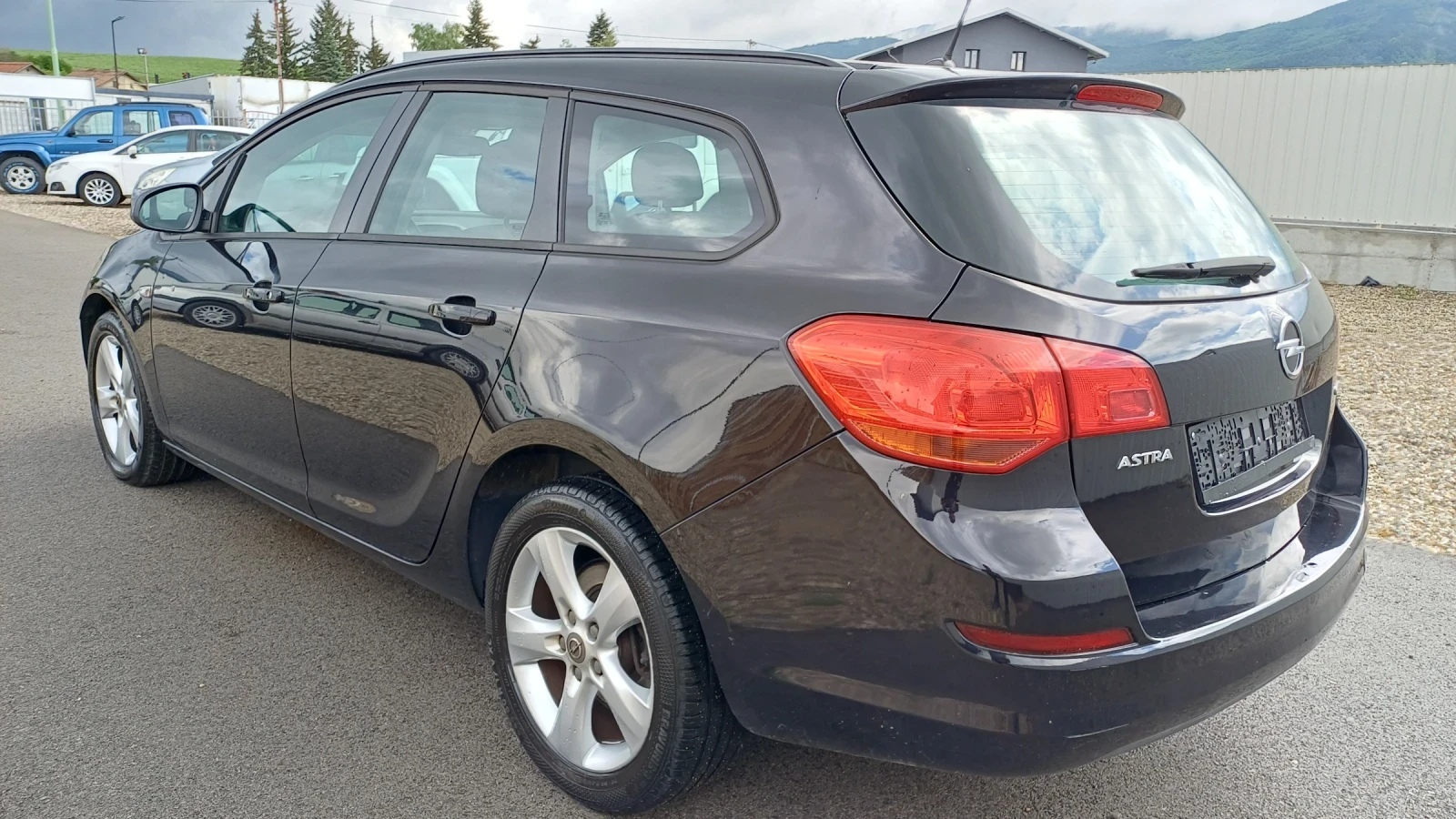Opel Astra 1.7CDTI EURO5A, снимка 9 - Автомобили и джипове - 54649847