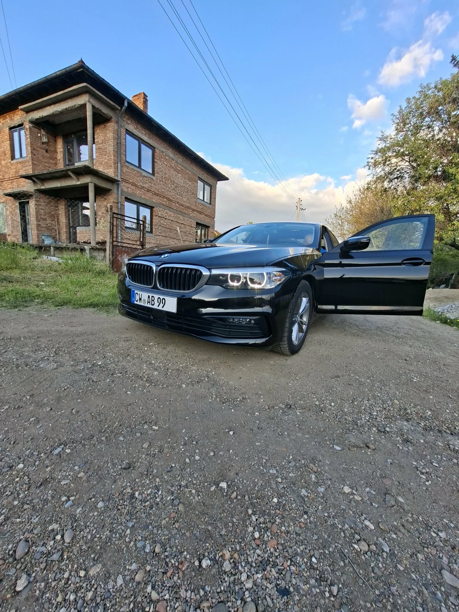 BMW 520 2.0 xDrive, снимка 2 - Автомобили и джипове - 54676874