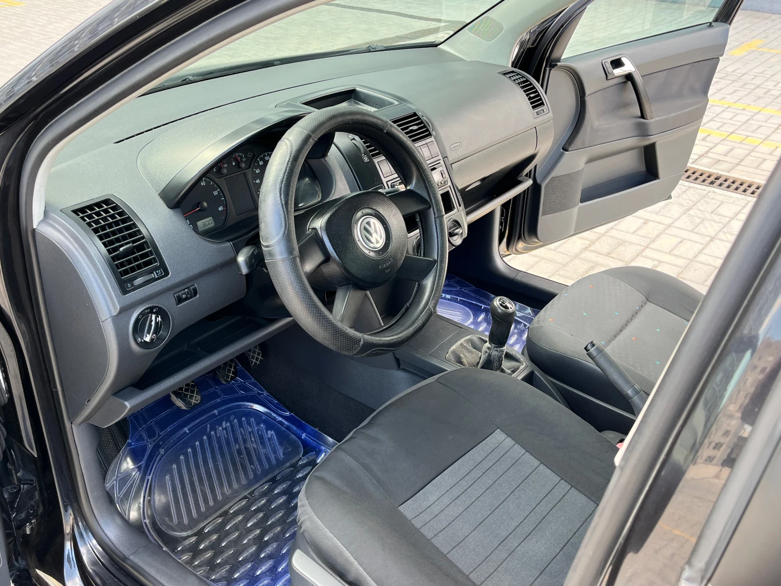 VW Polo 1.2I/2005/ГОДИНА, снимка 16 - Автомобили и джипове - 55779131