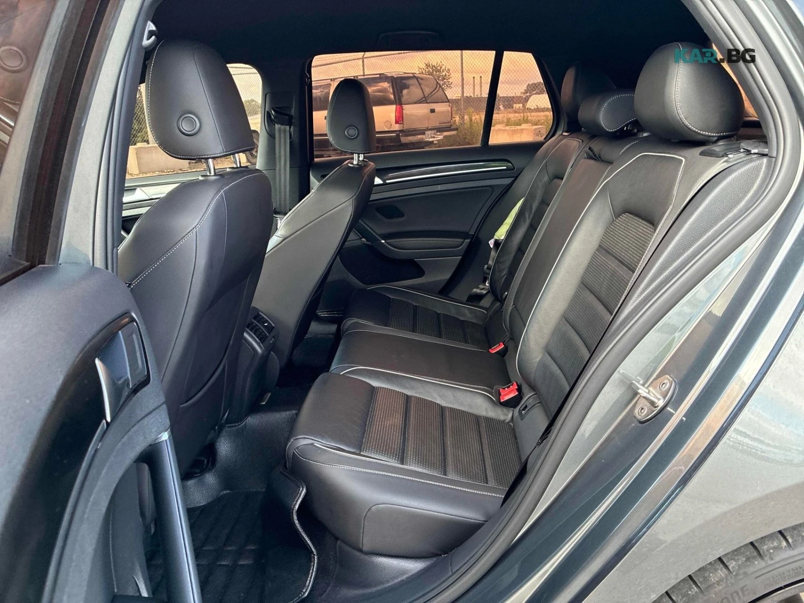 VW Golf 7.5R Автокредит Цена до България, снимка 10 - Автомобили и джипове - 55817162