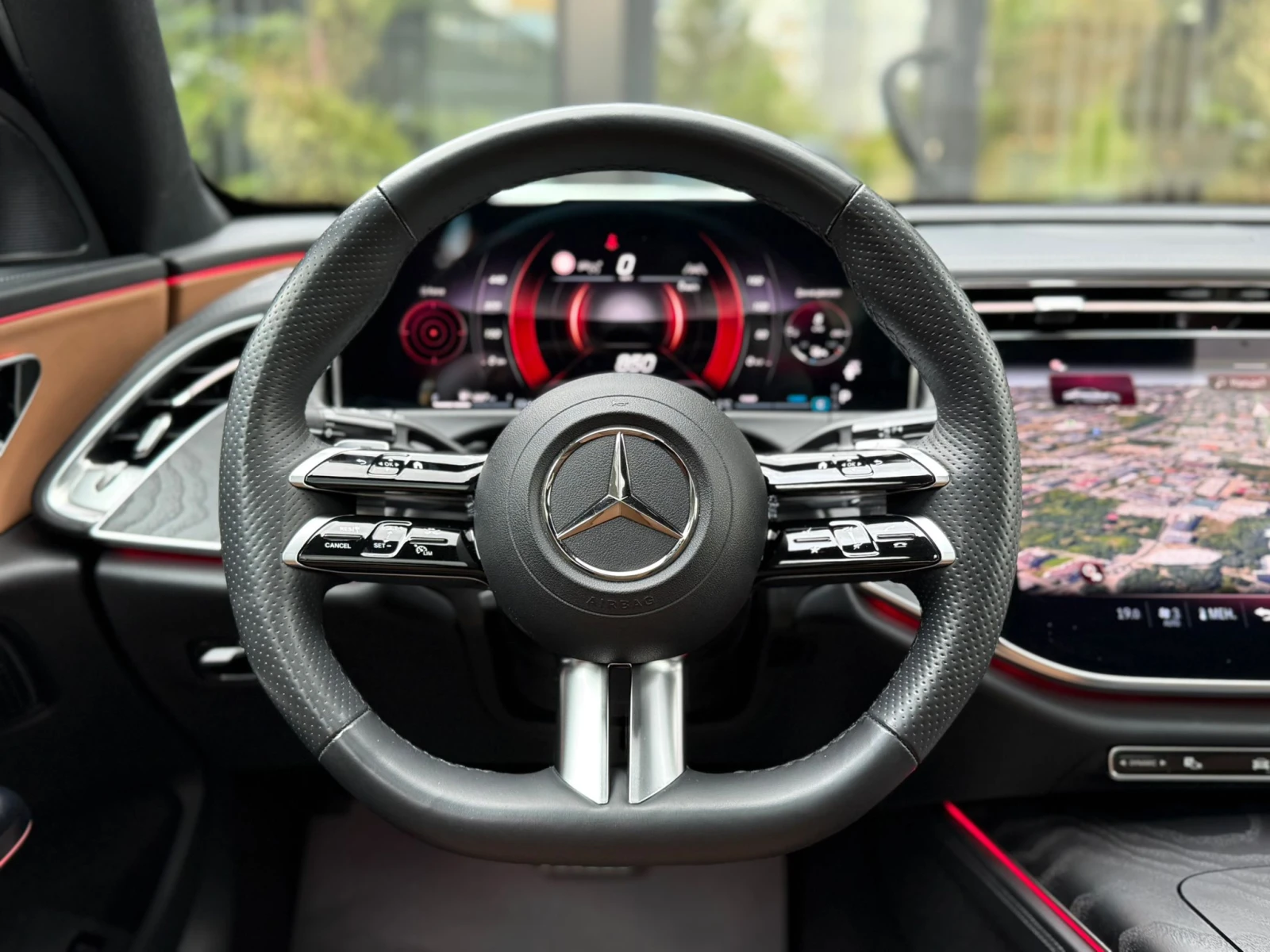Mercedes-Benz E 220 AMG/360, снимка 8 - Автомобили и джипове - 55895123