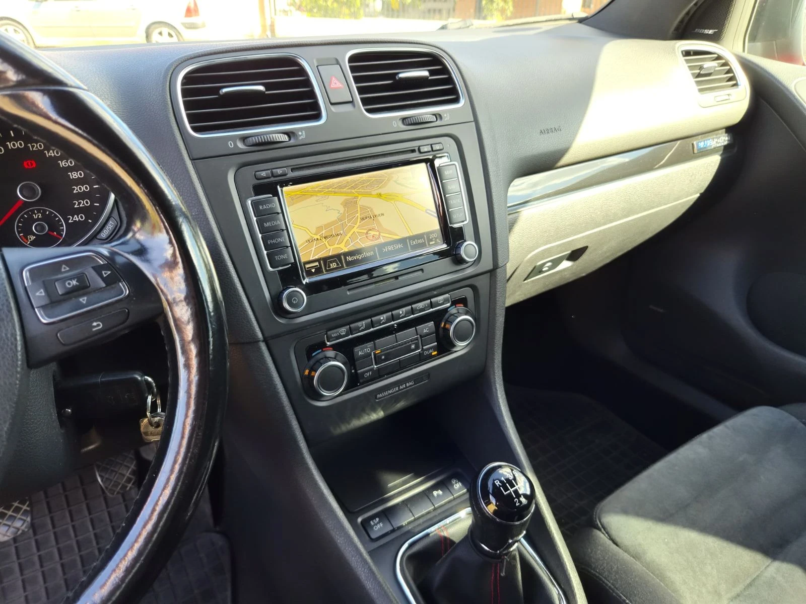 VW Golf 1.6 Bluemotion, снимка 16 - Автомобили и джипове - 55952773