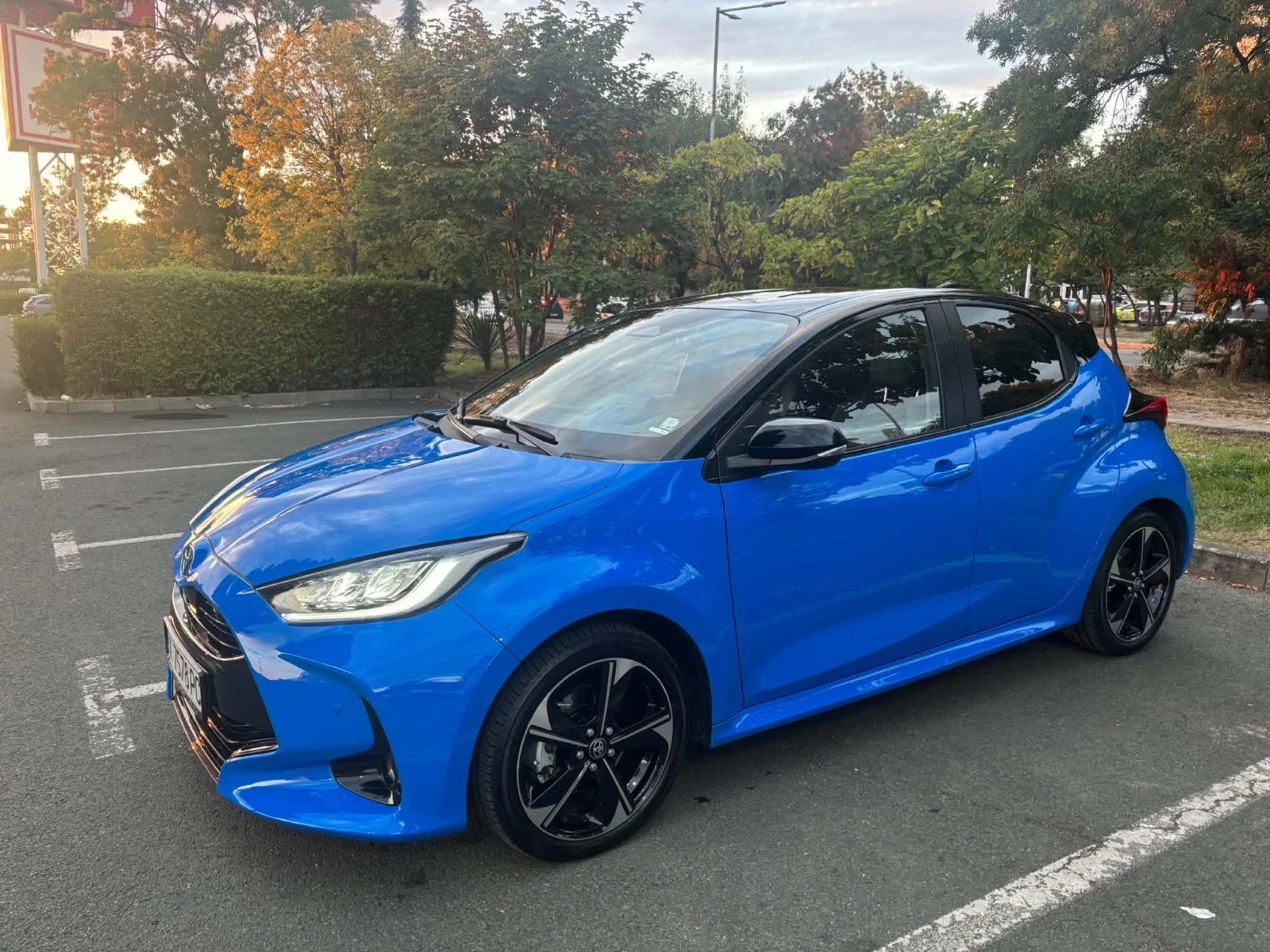 Toyota Yaris Elegance , снимка 2 - Автомобили и джипове - 56086394