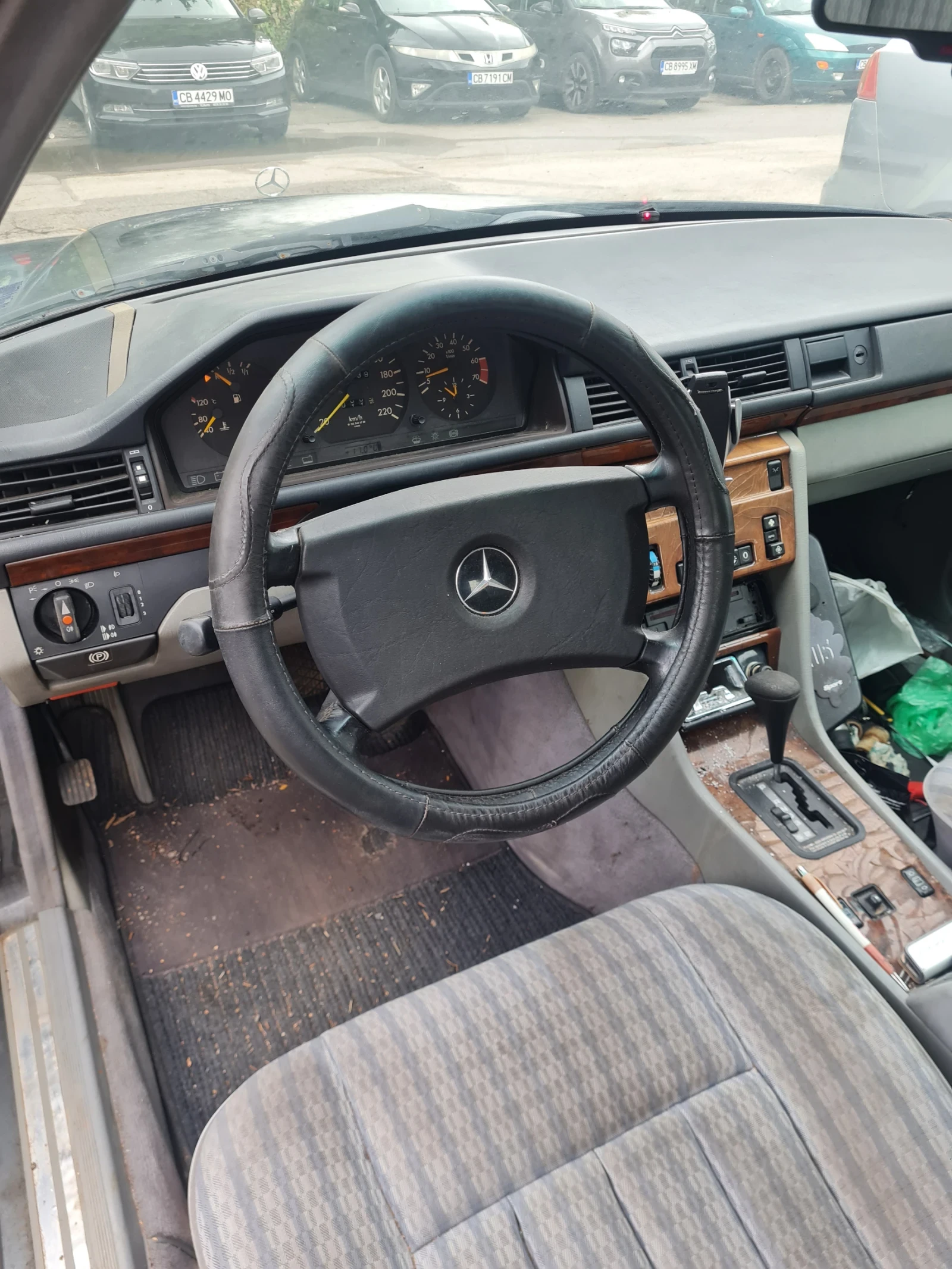 Mercedes-Benz 124, снимка 9 - Автомобили и джипове - 56322656