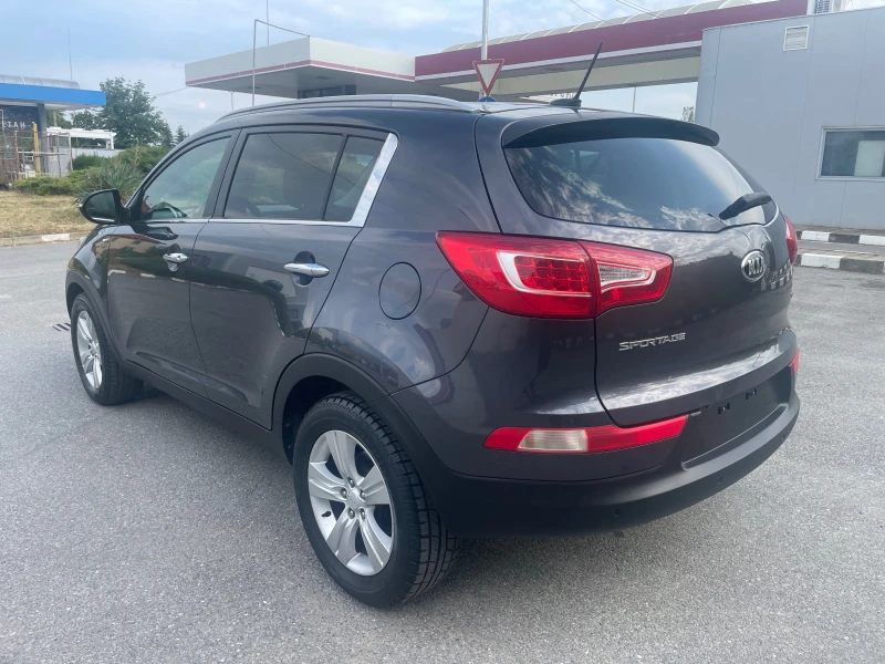Kia Sportage, снимка 8 - Автомобили и джипове - 51376386