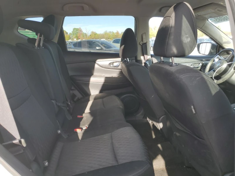 Nissan Rogue S / Bluetooth / Keyless / Подгрев /, снимка 11 - Автомобили и джипове - 52430741