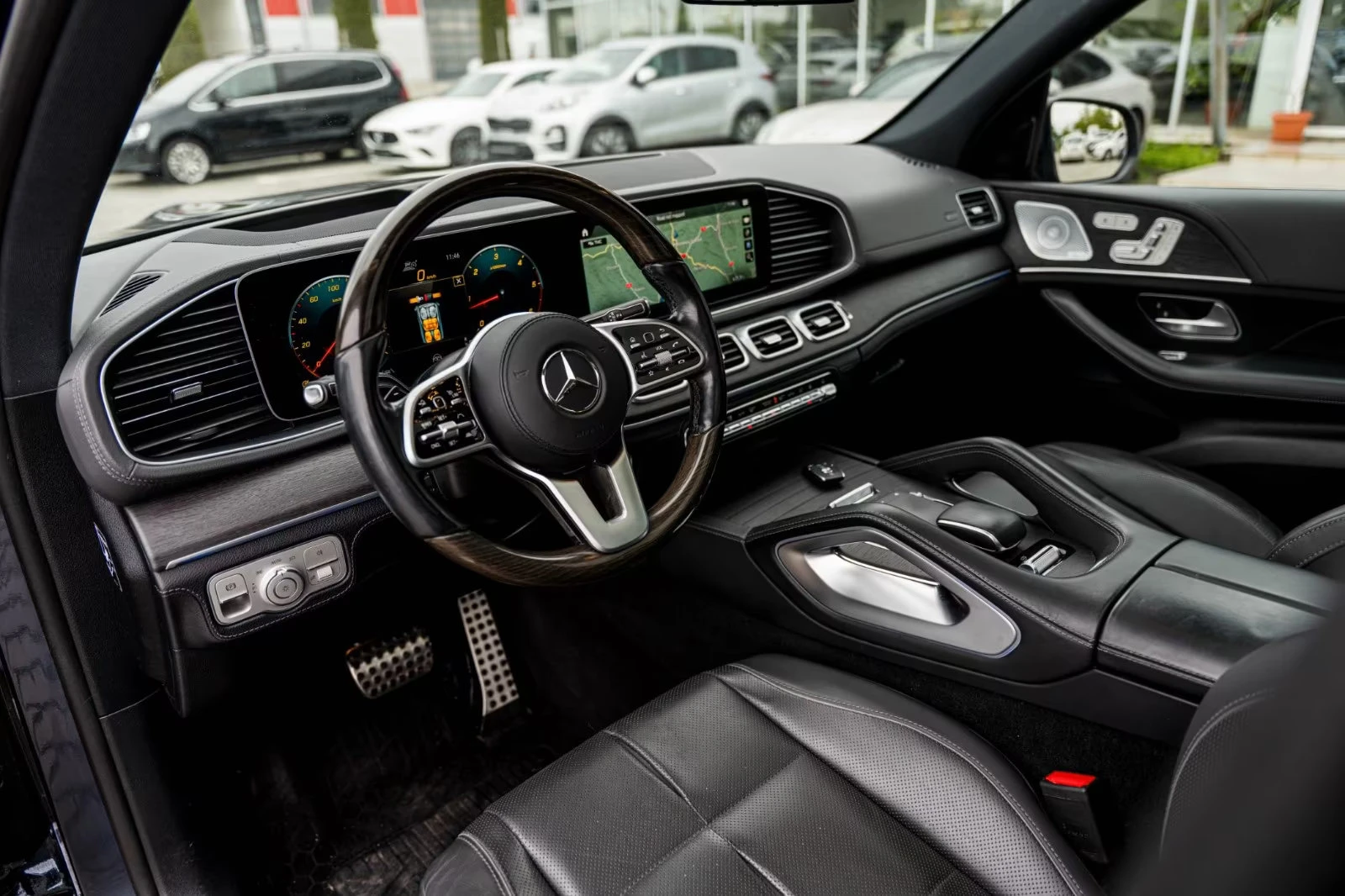 Mercedes-Benz GLS 400 4MATIC/330HP/AMG/PANO/360/BURMESTER/ACC/692v - изображение 8