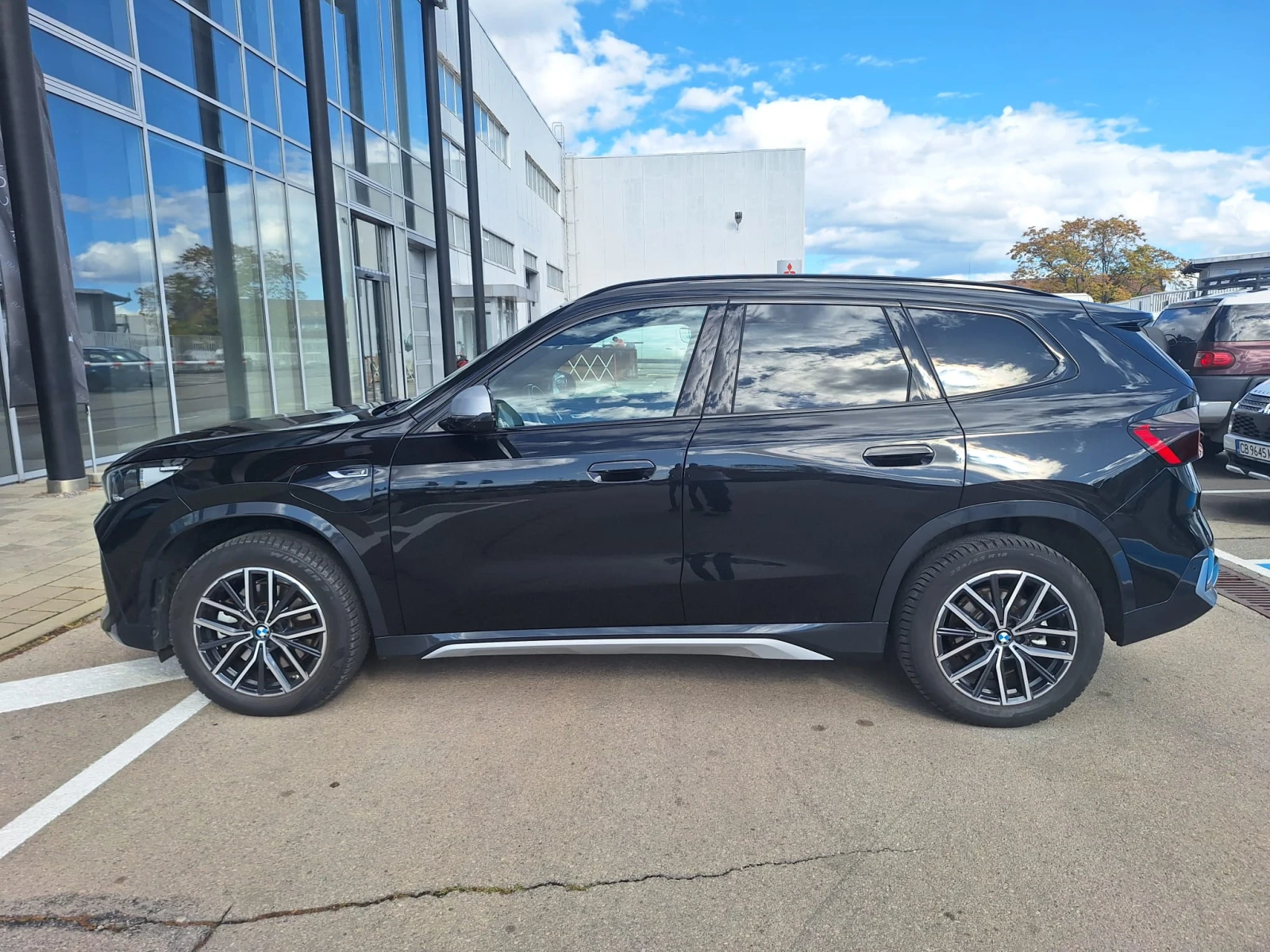 BMW X1 30e xDrive - изображение 7