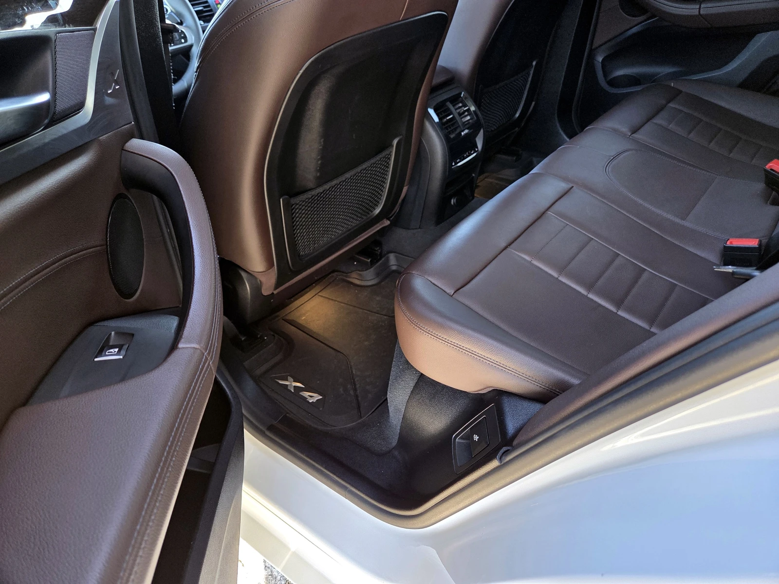 BMW X4  M40d Панорама/Обдухване/Памет/360/Обслужена, снимка 12 - Автомобили и джипове - 53824879