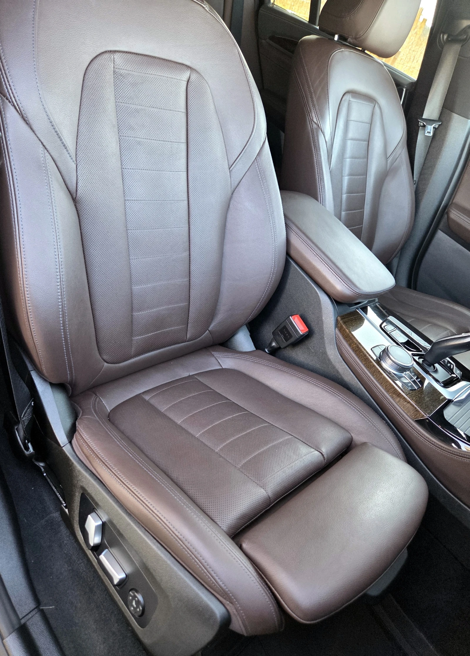 BMW X4  M40d Панорама/Обдухване/Памет/360/Обслужена, снимка 11 - Автомобили и джипове - 53824879