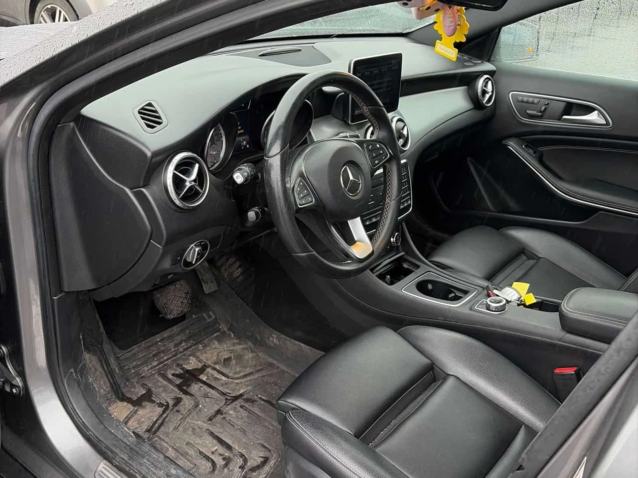 Mercedes-Benz GLA * 250 * CARFAX * БЕЗ ПЪРВОНАЧАЛНА ВНОСКА, снимка 5 - Автомобили и джипове - 53827400