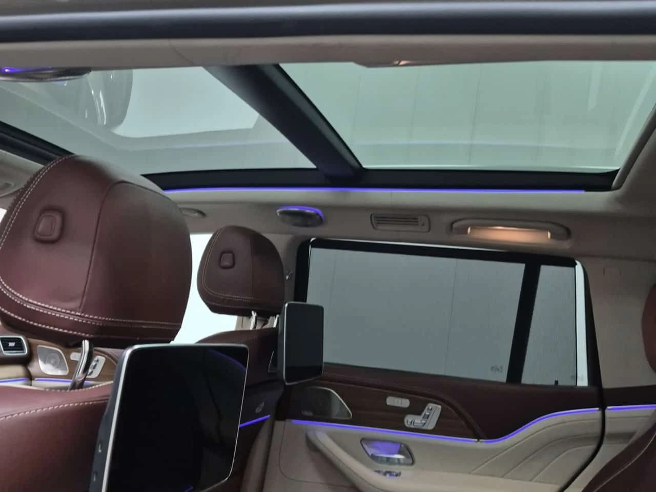 Mercedes-Benz GLS 600 MAYBACH| BURMESTER| МАСАЖИ| 2 KЛЮЧА| , снимка 13 - Автомобили и джипове - 54297012