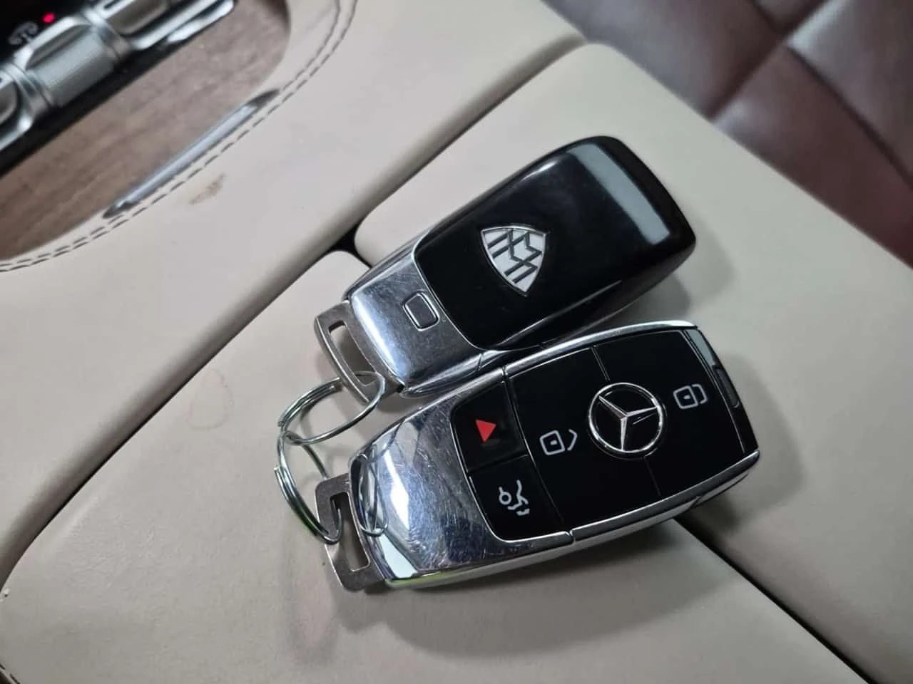 Mercedes-Benz GLS 600 MAYBACH| BURMESTER| МАСАЖИ| 2 KЛЮЧА| , снимка 17 - Автомобили и джипове - 54297012