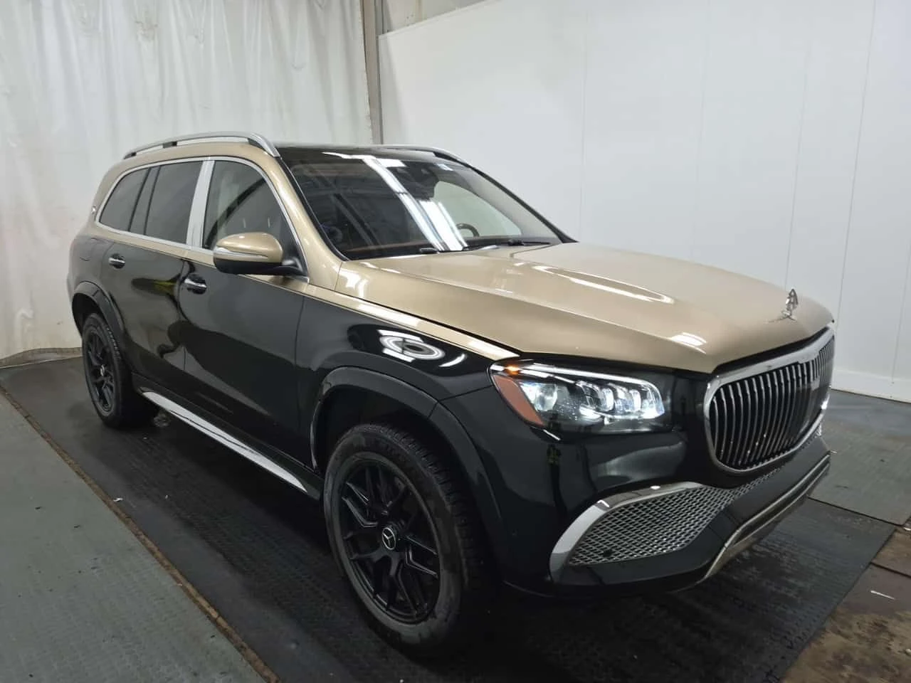 Mercedes-Benz GLS 600 MAYBACH| BURMESTER| МАСАЖИ| 2 KЛЮЧА| , снимка 2 - Автомобили и джипове - 54297012