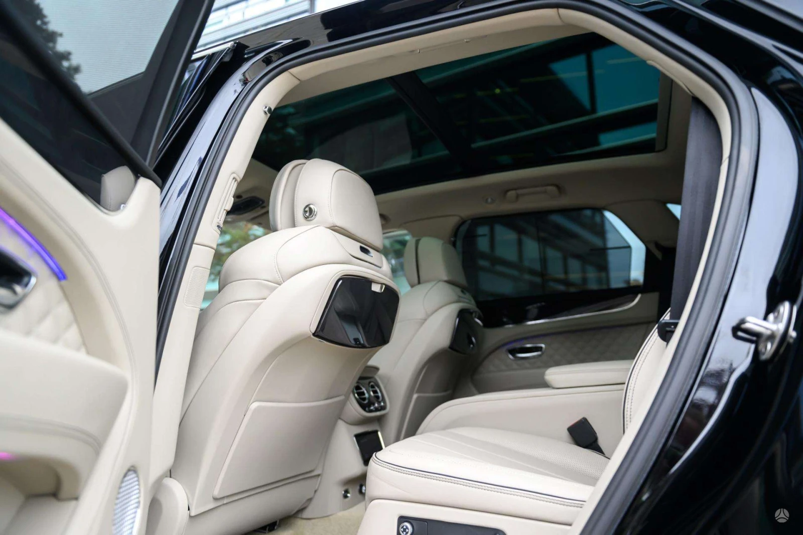 Bentley Bentayga, снимка 7 - Автомобили и джипове - 54956776