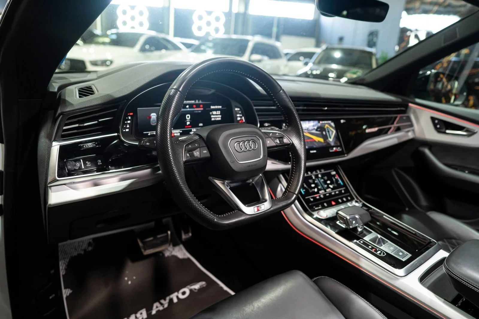 Audi SQ8 4.0D V8 MATRIX ПАНО B&O HUD 360 ЛИЗИНГ 100%, снимка 12 - Автомобили и джипове - 55695008