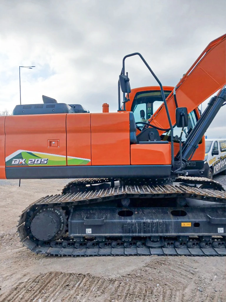 Багер Develon DX 205, снимка 2 - Индустриална техника - 54074136