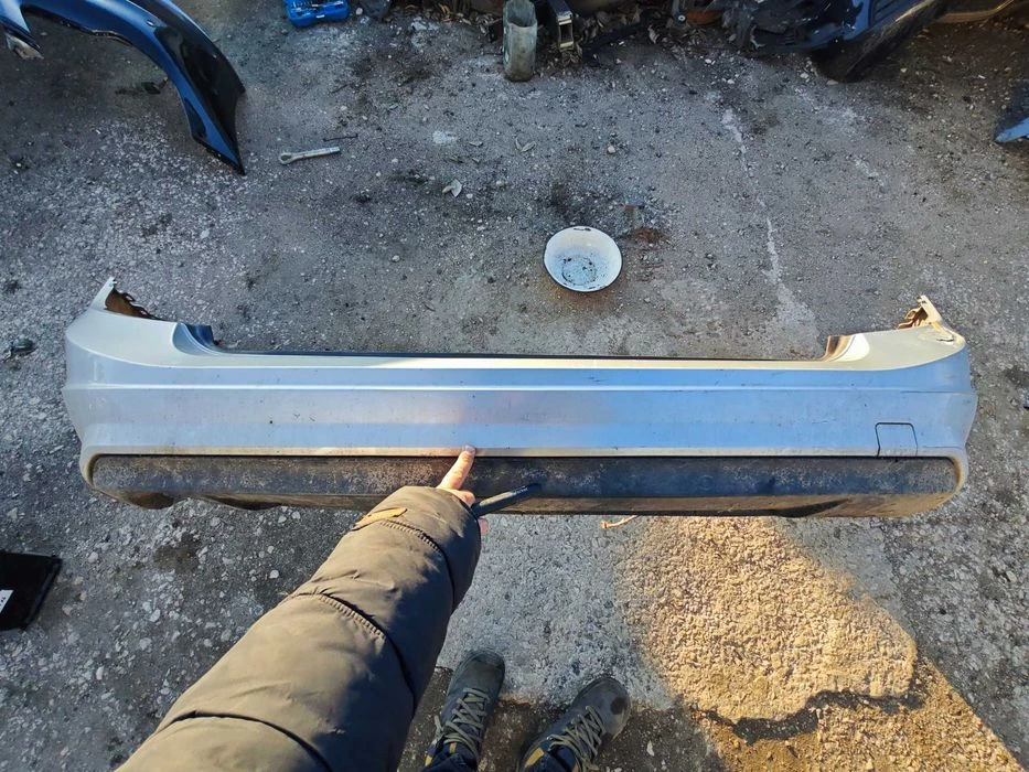 Задна броня с дефект Mercedes W212 E клас комби Мерцедес с дефект A2128850625